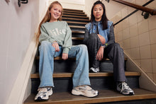 Lade das Bild in den Galerie-Viewer, INDIANBLUEJEANS_AW25_128
